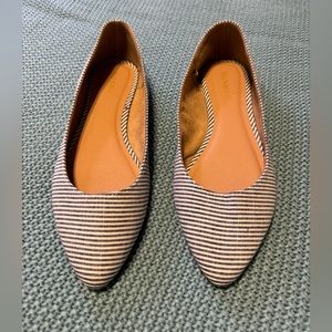 Old Navy pointed-toe ballet flats
